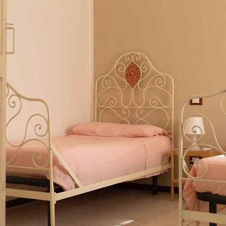 Dorno Maria'S Bed - Intero Alloggio Accogliente מראה חיצוני תמונה